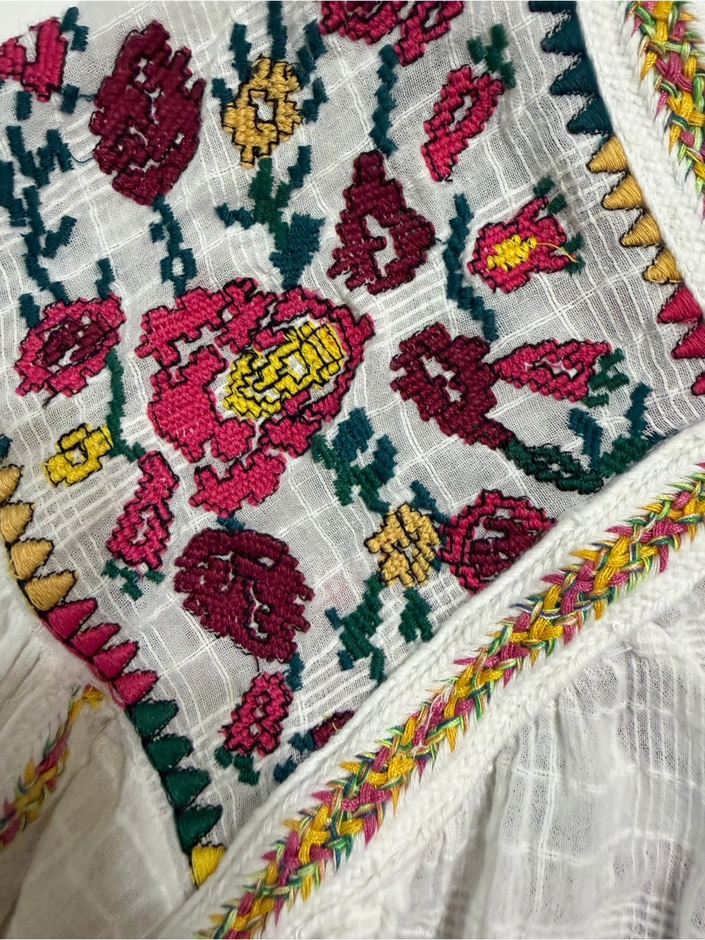 Pilcro Anthropologie Tawny Embroidered Boho Peasant Top Medium Like New - Picture 7 of 9